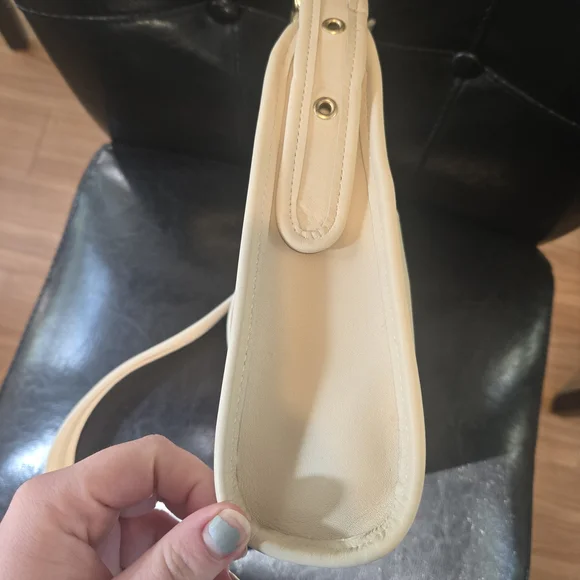 Vintage Coach Cream Shoulder Bag No. M8D - 9997 - Picture 4 of 13